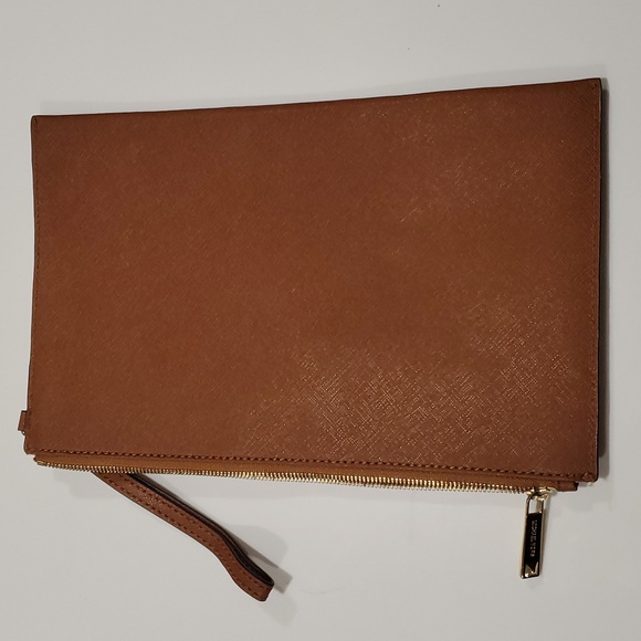 Michael Kors Astor Brown Saffiano Leather Studded Large Zip Clutch Wrist…